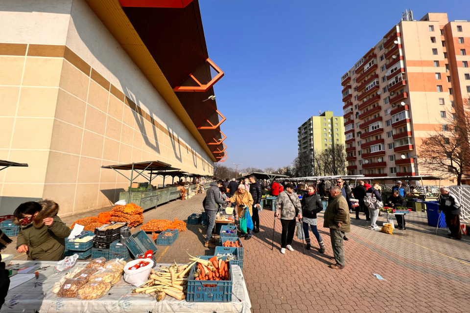 Na snímke mestský trh v Trnave, sobota 19. marca 2022: | Foto: red