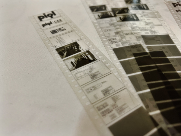 V časovej schránke je aj špeciálny film s dlhodobou trvanlivosťou. | Foto: red.