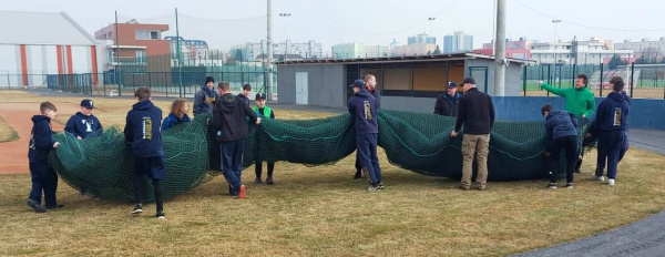 Osádzanie ochrannej siete | Angels Baseballový klub Trnava, Facebook