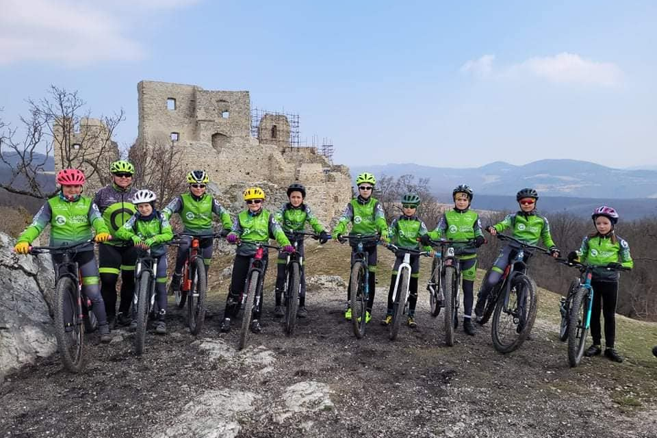 Sústredenie malých cyklistov pod hradom Hrušov | Cyklistický klub Olympik Trnava, Facebook