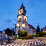 Na snímke centrum Hlohovca. V sobotu zhasne osvetlenie štyroch kostolných veží. | Zdroj: Shutterstock