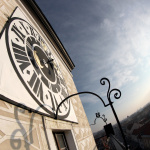 Na snímke hodiny trnavskej mestskej veže. | Zdroj: Shutterstock