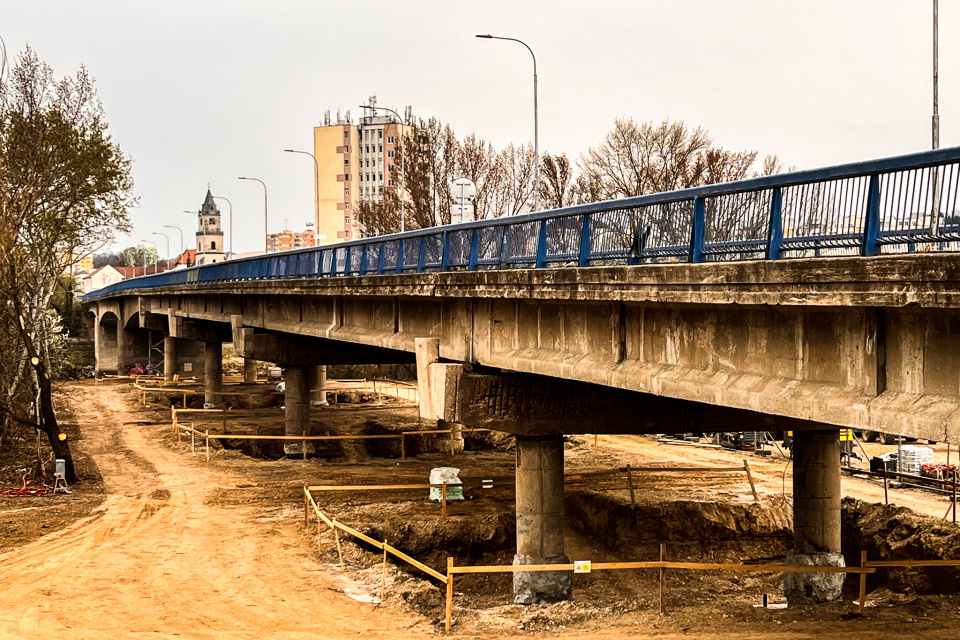 Odhalené základy mosta. l Foto: Pavol Holý