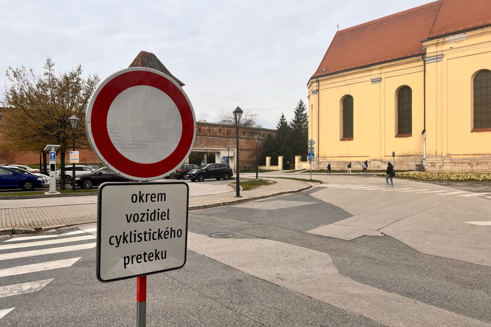 Dopravné značenie v centre Trnavy pribudlo už v piatok. | Foto: red.