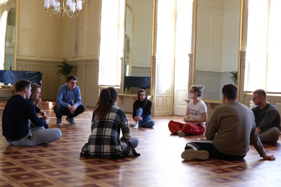 Študenti počas lekcie. l Zdroj: DJP