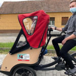 Seniorov v Trnave dnes vozili na takomto bicykli. | Zdroj: Mesto Trnava