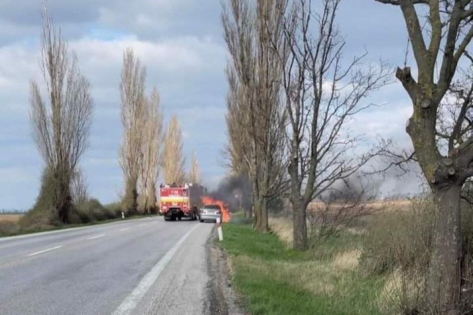 Trnavskí hasiči likvidujú požiar | Foto: Lo La, Facebook