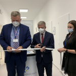 Minister zdravotníctva a riaditeľ nemocnice pri otvorení vakcinačného centra. l Zdroj: red.