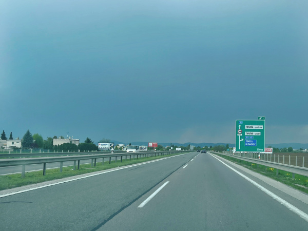 Búrkové mraky nad Trnavou. | Foto: red.