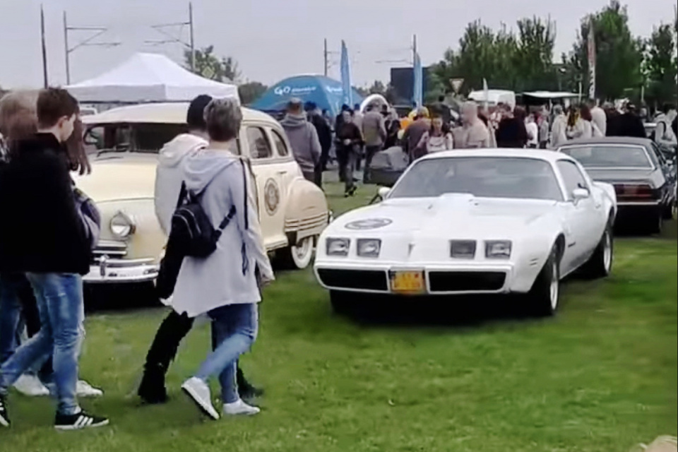 Zraz veteránov pri obchodnom centre The Mall Trnava | Zdroj: red.