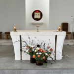 Nový oltár v kostole. l Zdroj: SDB