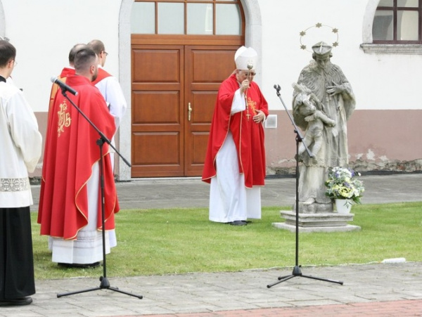 Požehnanie sochy. l Zdroj: ABU