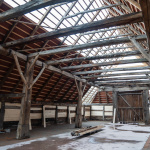 Odhalené trámy stodoly. l Zdroj: TTSK