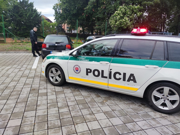 Záber z parkoviska, kde ženu chytili. l Zdroj: KR PZ TT