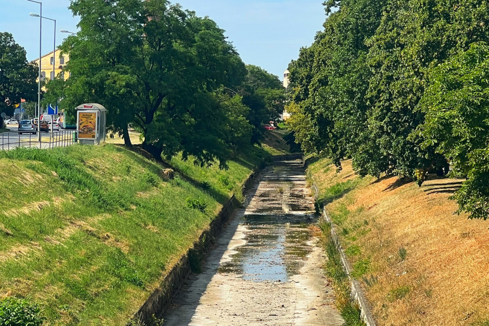 Do koryta Trnávky sa vracia voda. | Foto: Trnavské rádio