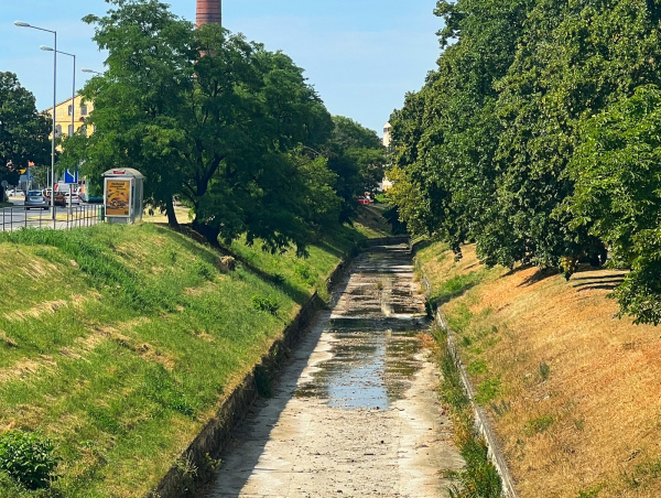 Do koryta Trnávky sa vracia voda. | Foto: Trnavské rádio