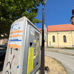 Starý za nový. Dočasne je pôvodný parkomat aj na parkovisku pri Bernolákovej bráne v Trnave. | Foto: red.