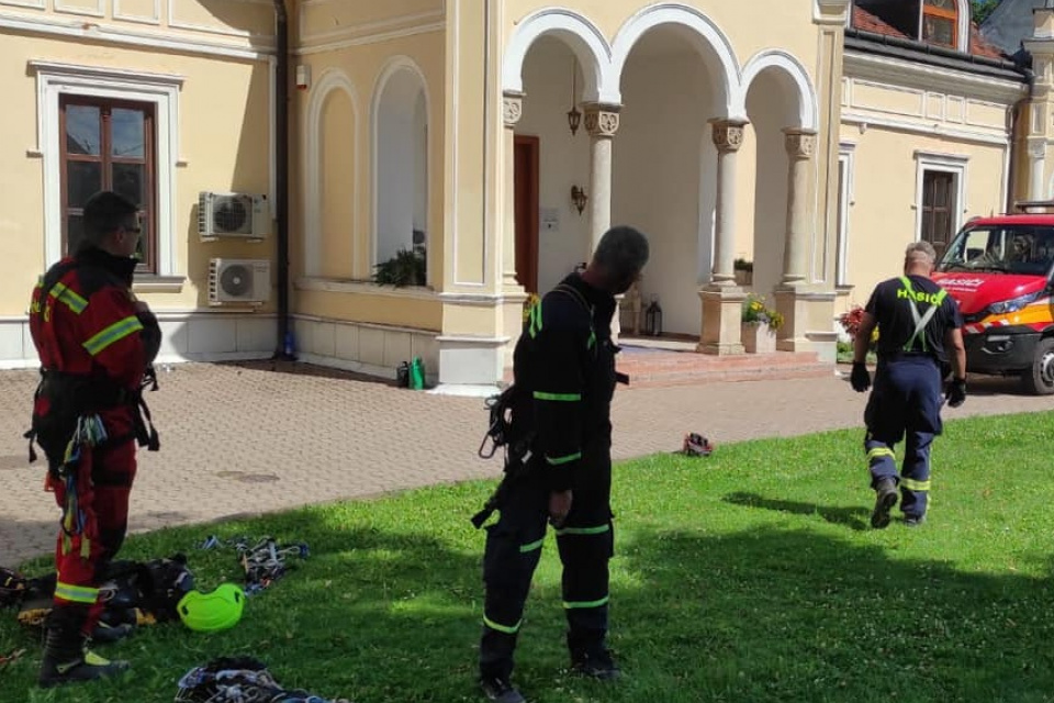 Hasiči zasahovali pri kaštieli. l Zdroj: DHZ Jaslovské Bohunice