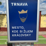 Fotomontáž s použitím prvkov vizuálnej identity Mesta Trnava. | Zdroj: Fb Trnava pre každého