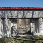 Brána cintorína v roku 2008.  |  Zdroj: kucera.sk