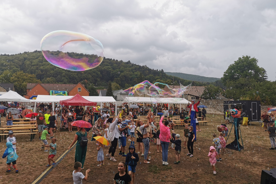 Bublinková šou na Smolenickom jarmoku | Foto: Nicole Kaňuková