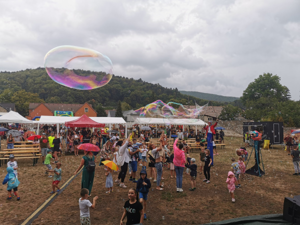 Bublinková šou na Smolenickom jarmoku | Foto: Nicole Kaňuková
