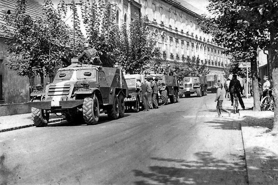 August 1968 na dnešnej Halenárskej ulici v centre Trnavy.