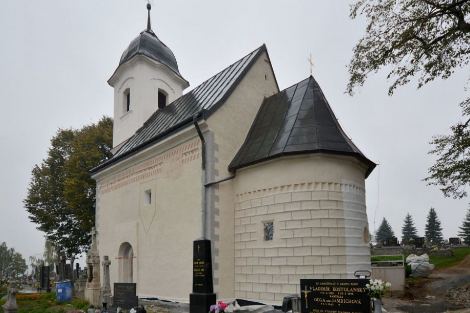 Kostol Všestkých svätých v Dechticiach | Zdroj: Štefan Podolinský