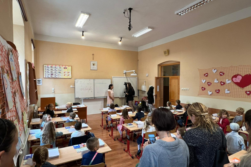 Uvítanie prvákov na škole Angely Merici v Trnave | Zdroj: red.