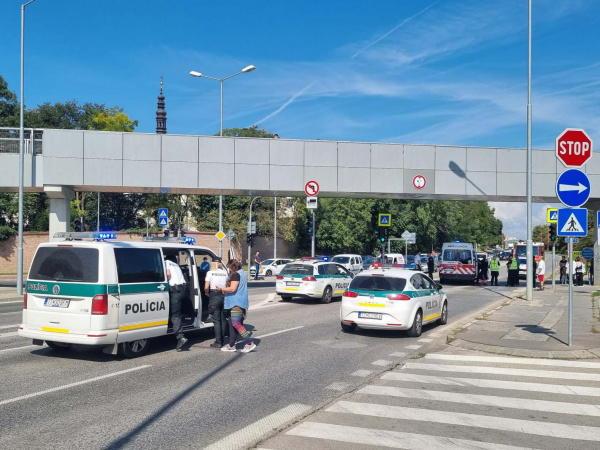 Nehoda na Hlbokej v Trnave. | Zdroj: Redakcia