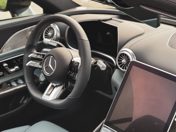 Interiér nového Mercedesu AMG SL. | Foto: Trnavské rádio