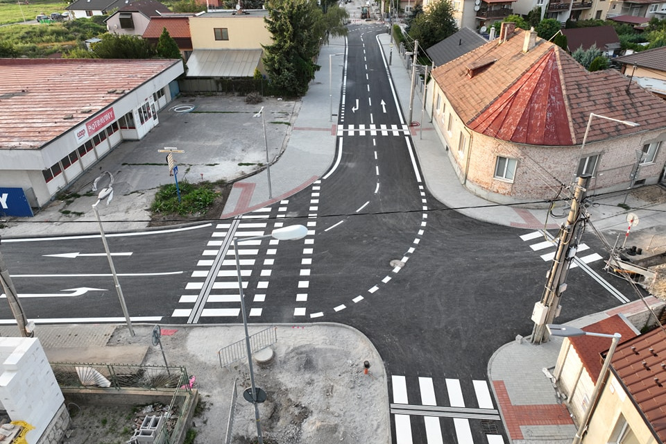 Obnovená križovatka na Hajdóczyho ulici | Zdroj: Fb Peter Bročka