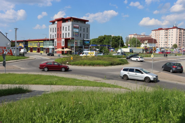 Kruhový objazd Senica | Zdroj: zahori.sk