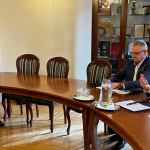 Peter Bročka na rokovaní s riaditeľmi MH Teplárenského holdingu a Stefe Trnava | Foto: Peter Bročka