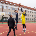 Študenti nové ihrisko hneď odskúšali | Zdroj: TTSK