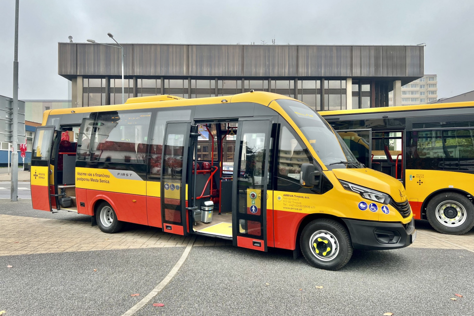 Tri nové autobusy | Zdroj: Mesto Senica