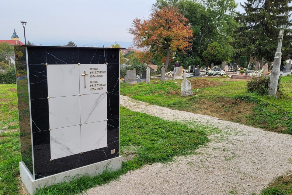 Hrobka určená na urny na cintoríne vo Vrbovom | Foto: Vrbové