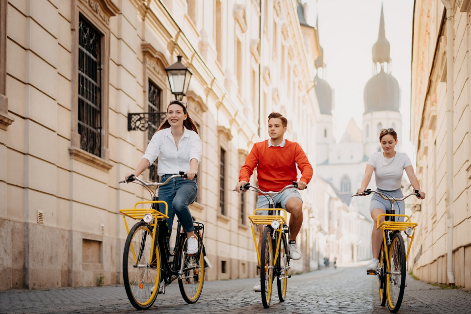 Stredoškoláci si môžu prenajať svoj žltý bicykel | Zdroj: Mesto Trnava