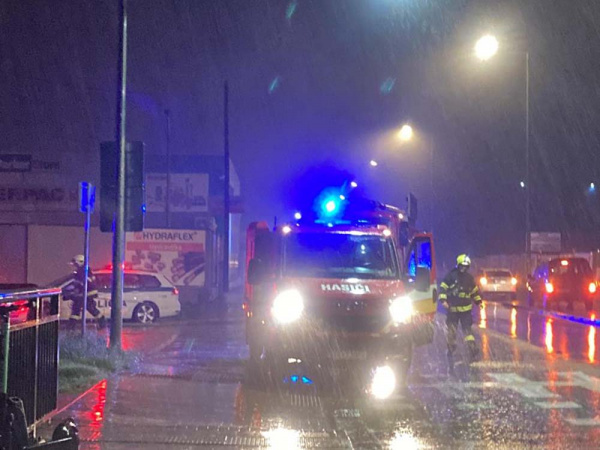 Požiar na Mikovíniho ulici vyľakal Trnavčanov. | Foto: Zuzana Nováková, Trnavské rádio