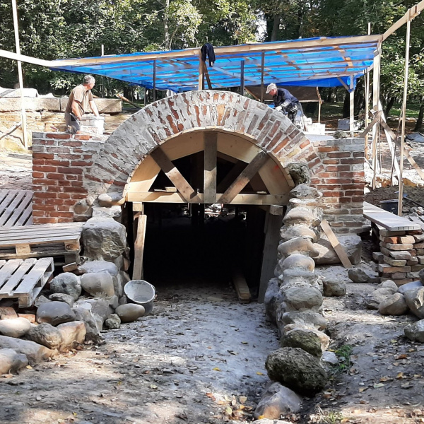 Grotta v parku kaštieľa | Zdroj: Kaštieľ Voderady