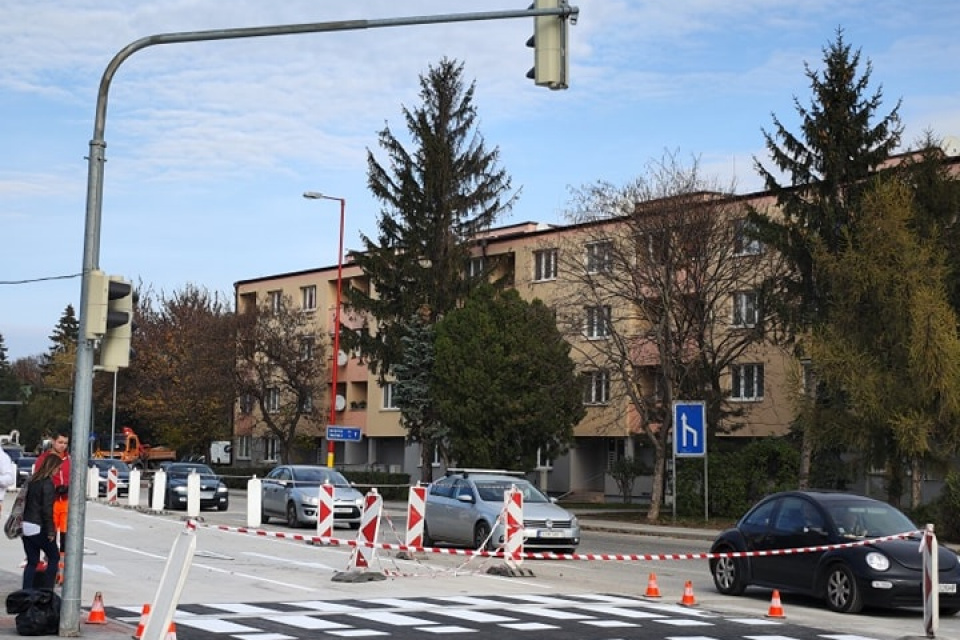 Modernizácia prebieha na vyťaženom úseku | Zdroj: FB PB