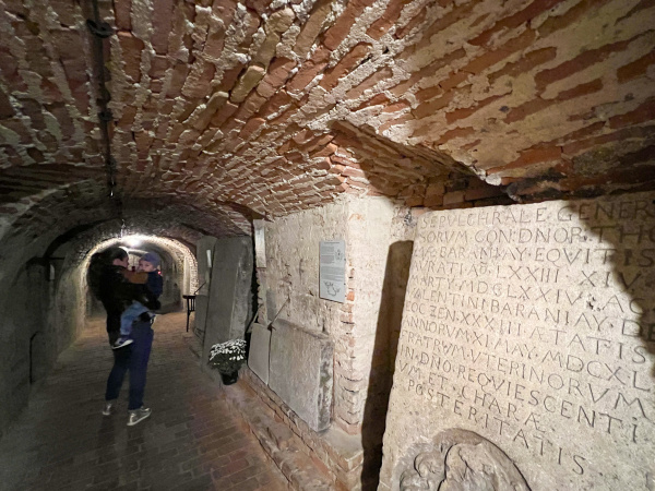 Krypta pod Františkánskym kostolom (sv. Jakuba) v Trnave. | Foto: red