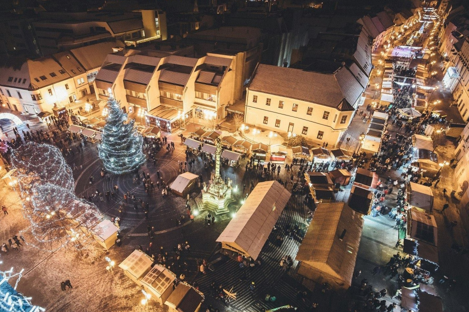 Pohľad na adventnú Trnavu z výšky | Zdroj: Mesto Trnava