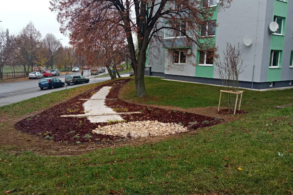 Záhradu nájdeme na križovatke ulíc Podzámska a Nerudova | Zdroj: Mesto Hlohovec