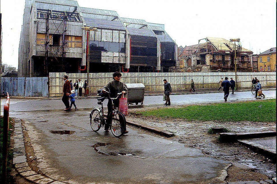 Pár týždňov pred otvorením, r. 1987 | Zdroj: Fotky stará Trnava