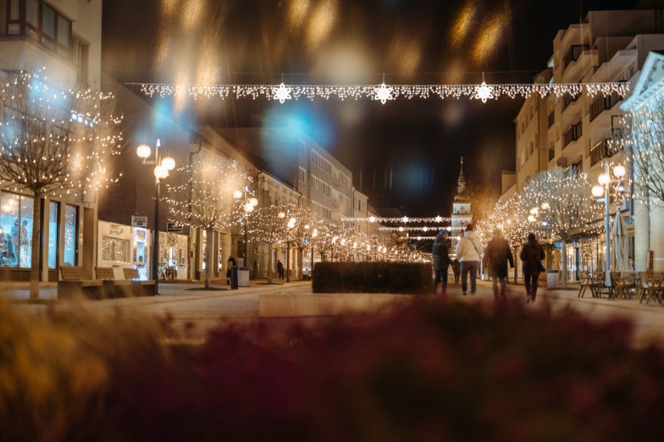 Vysvietená vianočná Trnava. | Foto: Marek Martinek / Zaži v Trnave