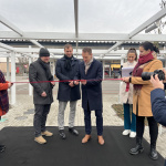 Primátor Piešťan, Peter Jančovič prestriháva pásku na novej autobusovej stanici v Piešťanoch