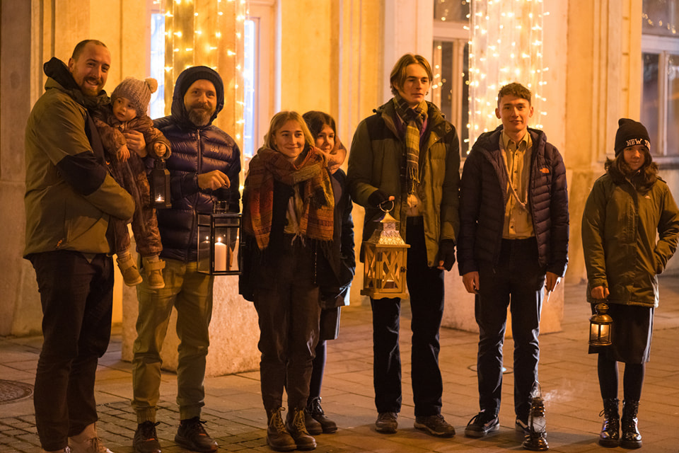 Svetlo prevzali pred Mestskou radnicou | Zdroj: Fb Peter Bročka