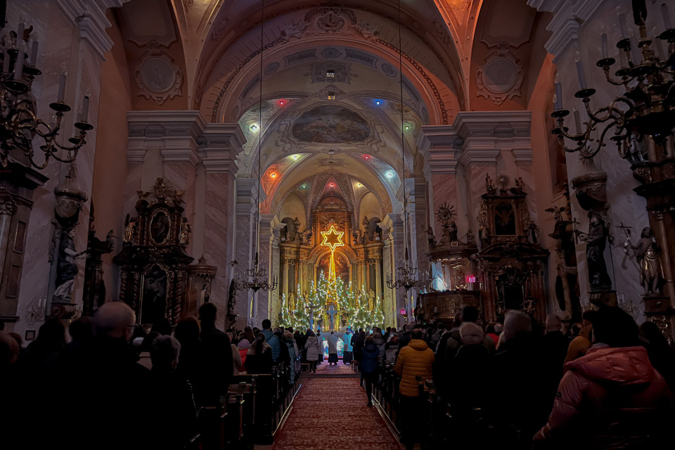 Polonočná bohoslužba v kostole sv. Jakuba v Trnave. | Foto: Pavol Holý, Trnavské rádio