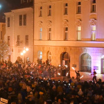 Ohňová šou v centre Trnavy. | Zdroj: red. / TASR